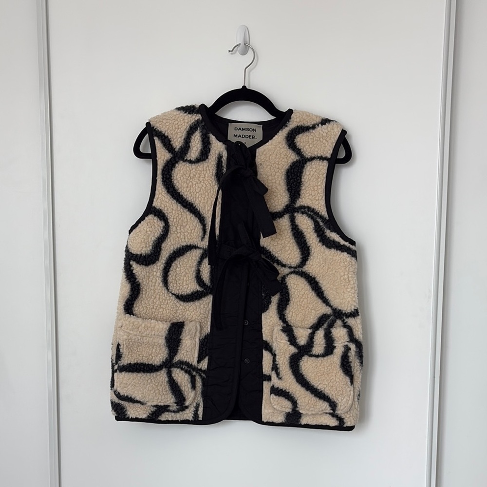 DAMSON MADDER Beige and Black Fleece Vest